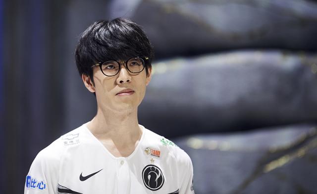 期里地位上 期里地位上