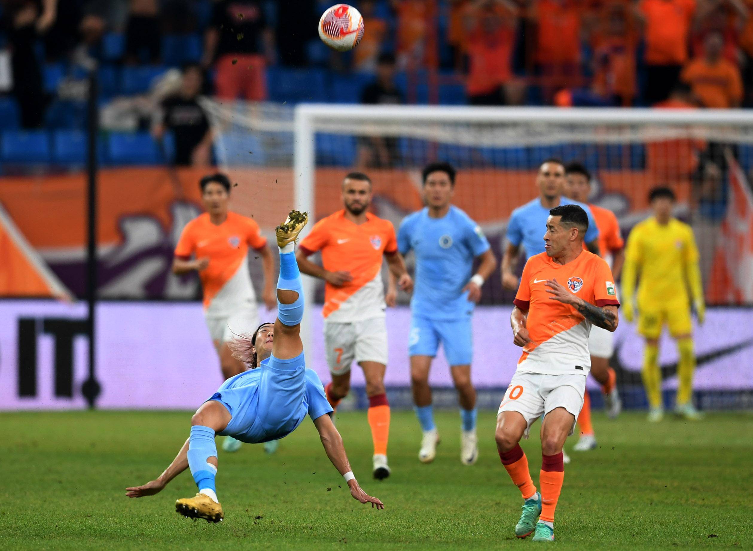 强调了两个 强调了两个